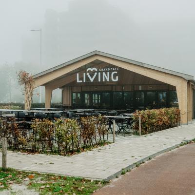 Grand Café Living op Utrecht Science Park buiten